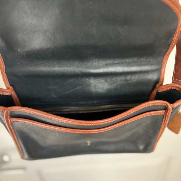 Vintage COACH Leather Crossbody/Shoulder Bag - Picture 3 of 4